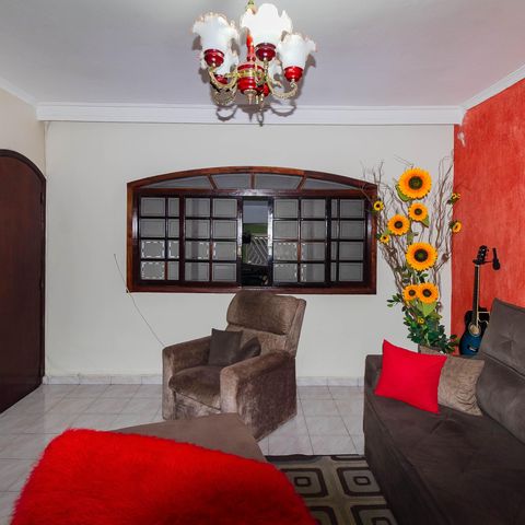 Casa para alugar com 180m², 4 quartos e 2 vagasSala
