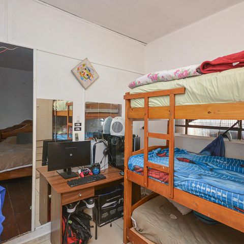 Casa à venda com 220m², 4 quartos e 2 vagas Casa à venda com 220m², 4 quartos e 2 vagasQuarto 1