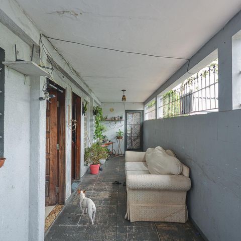 Casa à venda com 220m², 4 quartos e 2 vagas Casa à venda com 220m², 4 quartos e 2 vagasQuintal