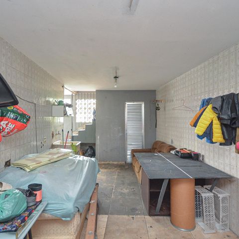 Casa à venda com 220m², 4 quartos e 2 vagas Casa à venda com 220m², 4 quartos e 2 vagasÁrea de Serviço