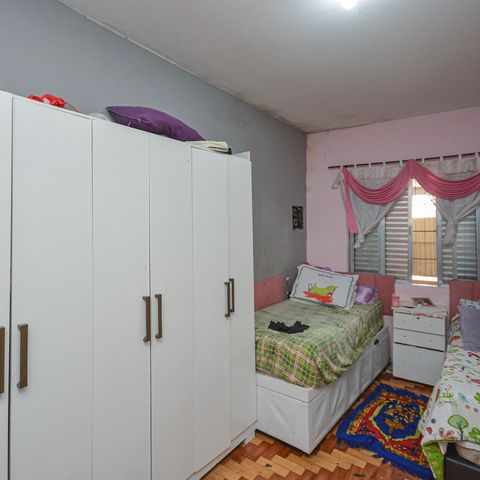 Casa à venda com 220m², 4 quartos e 2 vagas Casa à venda com 220m², 4 quartos e 2 vagasQuarto 3