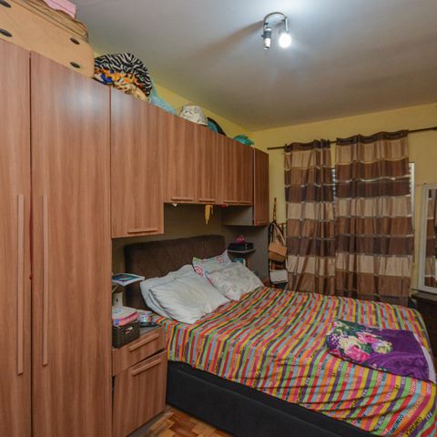 Casa à venda com 220m², 4 quartos e 2 vagas Casa à venda com 220m², 4 quartos e 2 vagasQuarto 4