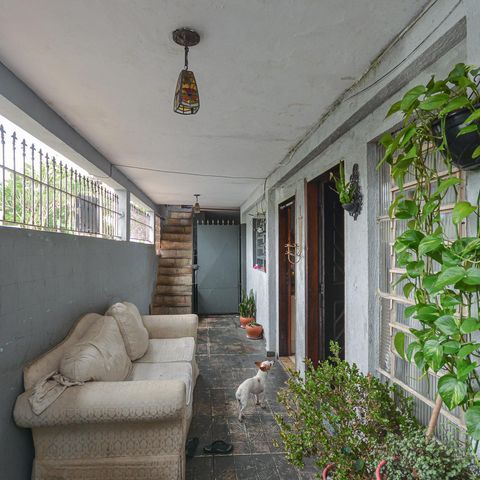 Casa à venda com 220m², 4 quartos e 2 vagas Casa à venda com 220m², 4 quartos e 2 vagasQuintal
