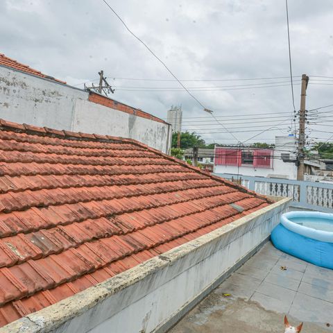 Casa à venda com 220m², 4 quartos e 2 vagas Casa à venda com 220m², 4 quartos e 2 vagasSacada