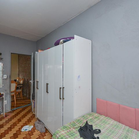 Casa à venda com 220m², 4 quartos e 2 vagas Casa à venda com 220m², 4 quartos e 2 vagasQuarto 3