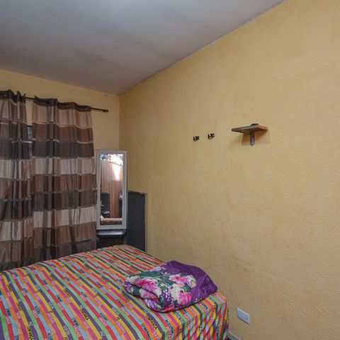 Casa à venda com 220m², 4 quartos e 2 vagas Casa à venda com 220m², 4 quartos e 2 vagasQuarto 4
