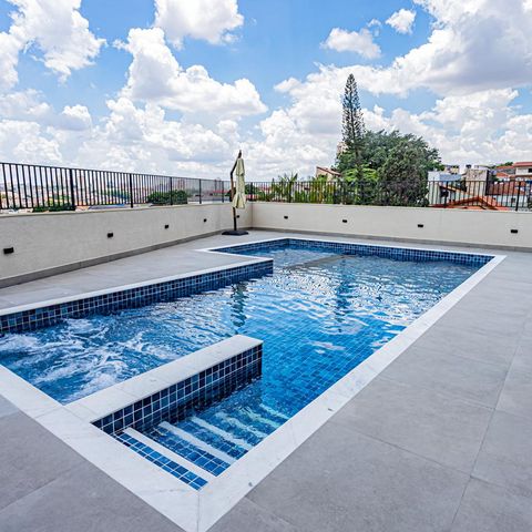 Apartamento à venda com 131m², 2 quartos e 4 vagasÁrea comum - Piscina