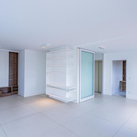 Apartamento à venda com 131m², 2 quartos e 4 vagasSala