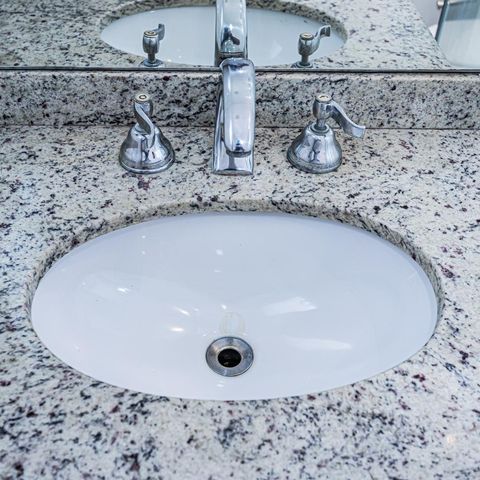 Apartamento à venda com 131m², 2 quartos e 4 vagasBanheiro suite 1