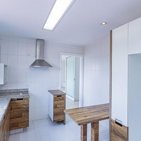 Apartamento à venda com 131m², 2 quartos e 4 vagasCozinha