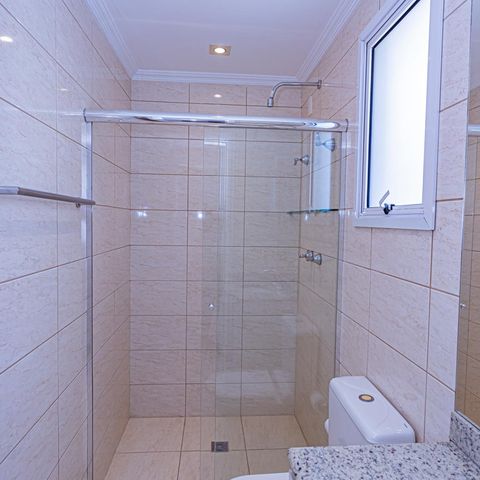 Apartamento à venda com 131m², 2 quartos e 4 vagasBanheiro suite 2