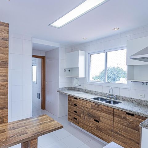 Apartamento à venda com 131m², 2 quartos e 4 vagasCozinha