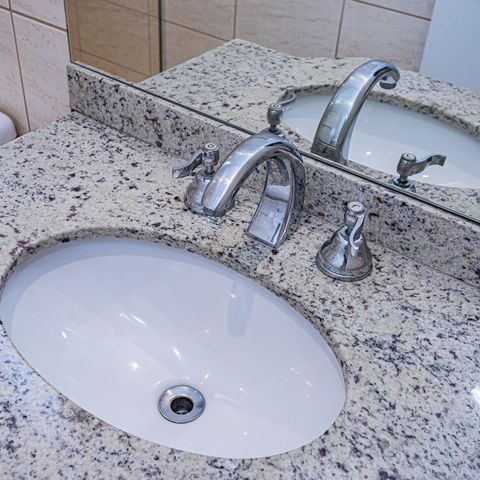 Apartamento à venda com 131m², 2 quartos e 4 vagasBanheiro suite 2