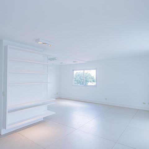 Apartamento à venda com 131m², 2 quartos e 4 vagasSala