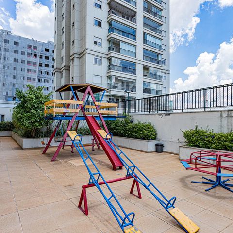 Apartamento à venda com 131m², 2 quartos e 4 vagasÁrea comum - Playground