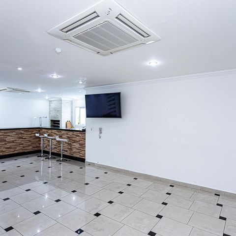 Apartamento à venda com 131m², 2 quartos e 4 vagasSalão de Festas