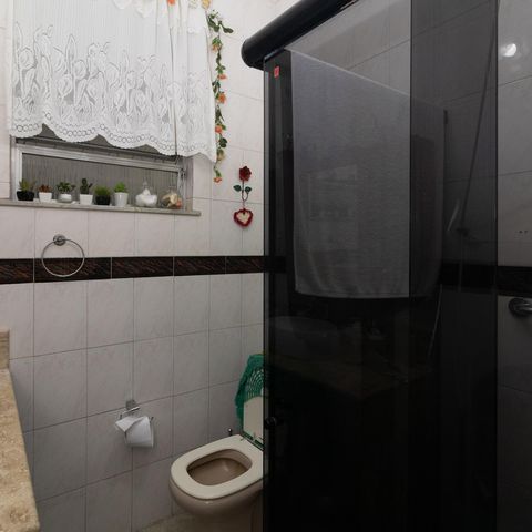 Casa para alugar com 160m², 3 quartos e 2 vagasBanheiro Social