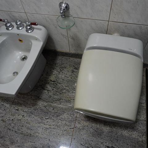 Casa para alugar com 1000m², 4 quartos e 3 vagasBanheiro da Suíte 1