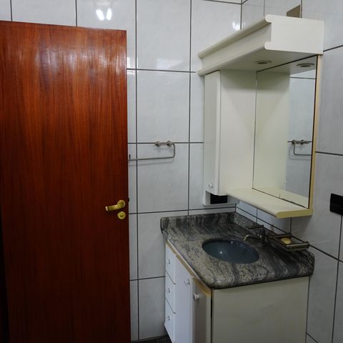 Casa para alugar com 1000m², 4 quartos e 3 vagasBanheiro da Suíte 4