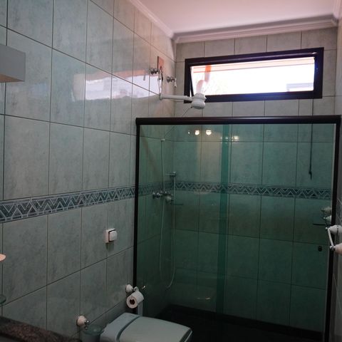 Casa para alugar com 1000m², 4 quartos e 3 vagasBanheiro da Suíte 2