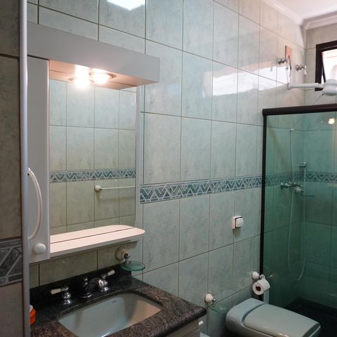 Casa para alugar com 1000m², 4 quartos e 3 vagasBanheiro da Suíte 2