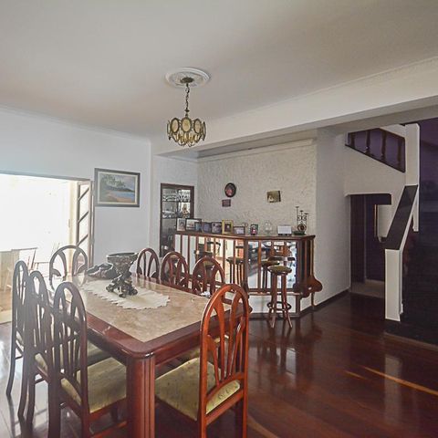 Casa à venda com 260m², 3 quartos e 2 vagas Casa à venda com 260m², 3 quartos e 2 vagasSala de Jantar