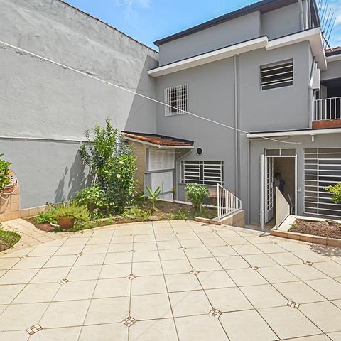 Casa à venda com 260m², 3 quartos e 2 vagas Casa à venda com 260m², 3 quartos e 2 vagasQuintal