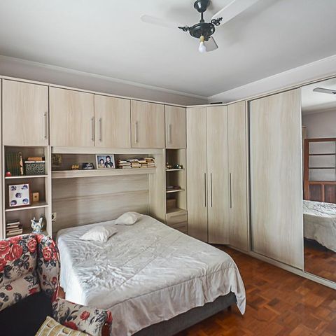Casa à venda com 260m², 3 quartos e 2 vagas Casa à venda com 260m², 3 quartos e 2 vagasQuarto 1