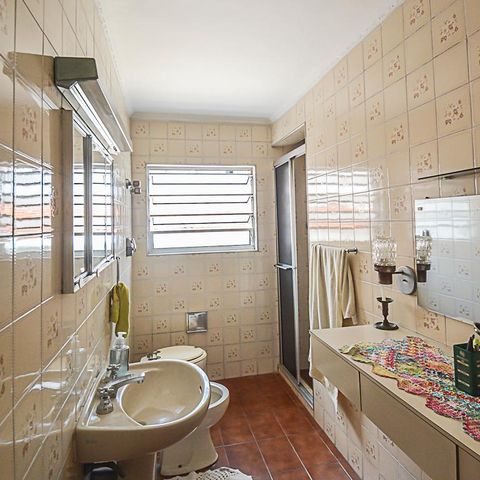 Casa à venda com 260m², 3 quartos e 2 vagas Casa à venda com 260m², 3 quartos e 2 vagasBanheiro da Suíte