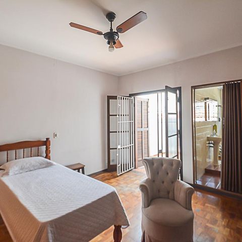 Casa à venda com 260m², 3 quartos e 2 vagas Casa à venda com 260m², 3 quartos e 2 vagasQuarto Suíte