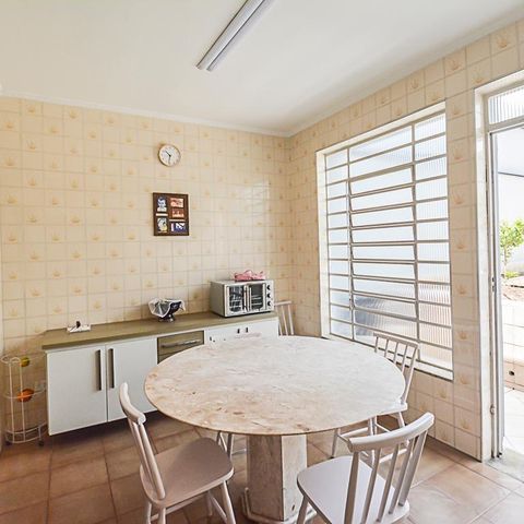 Casa à venda com 260m², 3 quartos e 2 vagas Casa à venda com 260m², 3 quartos e 2 vagasCopa