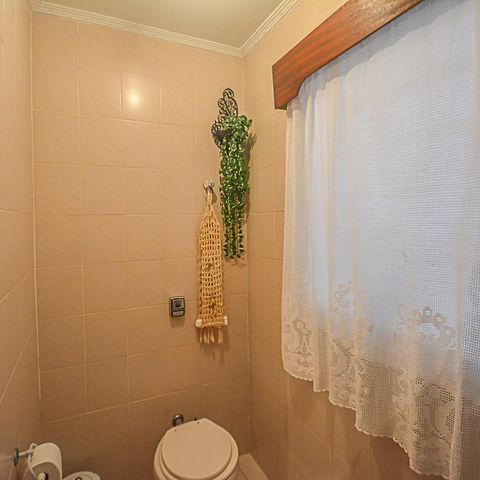 Casa à venda com 260m², 3 quartos e 2 vagas Casa à venda com 260m², 3 quartos e 2 vagasLavabo