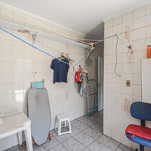 Casa à venda com 260m², 3 quartos e 2 vagas Casa à venda com 260m², 3 quartos e 2 vagasÁrea de Serviço