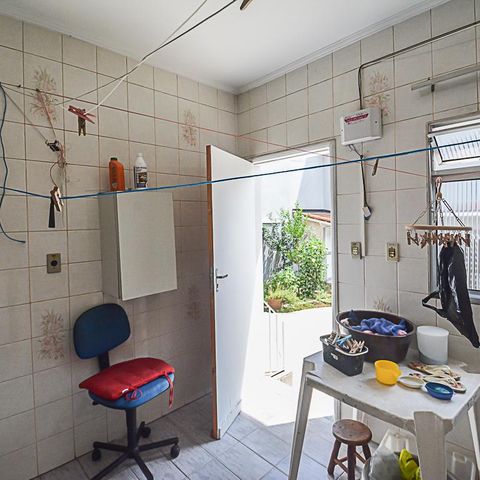 Casa à venda com 260m², 3 quartos e 2 vagas Casa à venda com 260m², 3 quartos e 2 vagasÁrea de Serviço
