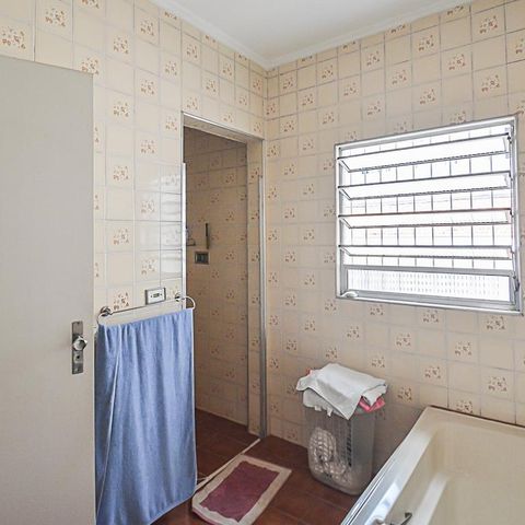 Casa à venda com 260m², 3 quartos e 2 vagas Casa à venda com 260m², 3 quartos e 2 vagasBanheiro