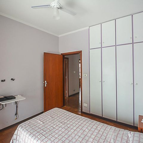 Casa à venda com 260m², 3 quartos e 2 vagas Casa à venda com 260m², 3 quartos e 2 vagasQuarto 2