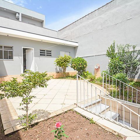 Casa à venda com 260m², 3 quartos e 2 vagas Casa à venda com 260m², 3 quartos e 2 vagasQuintal