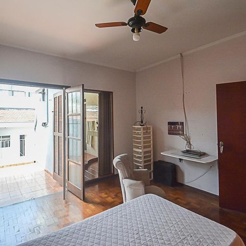 Casa à venda com 260m², 3 quartos e 2 vagas Casa à venda com 260m², 3 quartos e 2 vagasQuarto Suíte