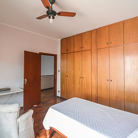 Casa à venda com 260m², 3 quartos e 2 vagas Casa à venda com 260m², 3 quartos e 2 vagasQuarto Suíte