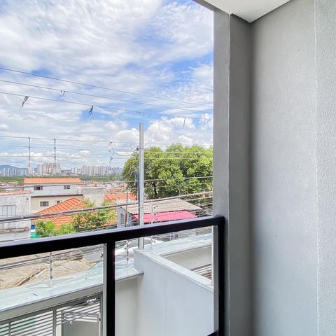 Casa à venda com 144m², 3 quartos e 1 vaga Casa à venda com 144m², 3 quartos e 1 vagaVaranda