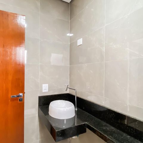 Casa à venda com 144m², 3 quartos e 1 vaga Casa à venda com 144m², 3 quartos e 1 vagaBanheiro da Suíte 2