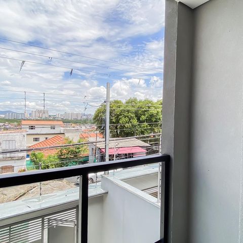 Casa à venda com 144m², 3 quartos e 1 vaga Casa à venda com 144m², 3 quartos e 1 vagaVaranda