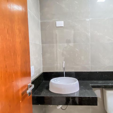 Casa à venda com 144m², 3 quartos e 1 vaga Casa à venda com 144m², 3 quartos e 1 vagaBanheiro da Suíte 2