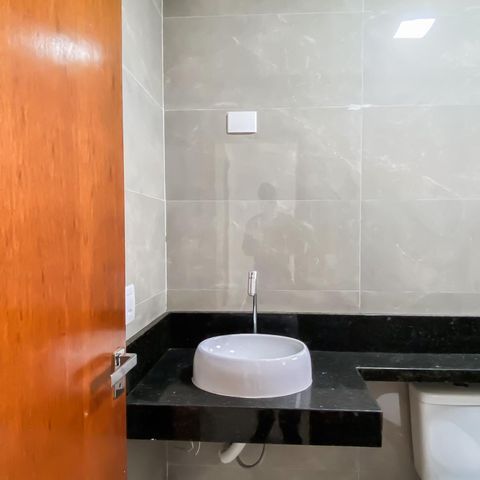 Casa à venda com 144m², 3 quartos e 1 vaga Casa à venda com 144m², 3 quartos e 1 vagaBanheiro da Suíte 2