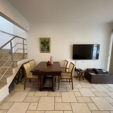 Casa de condomínio à venda com 80m², 2 quartos e 2 vagas Casa de condomínio à venda com 80m², 2 quartos e 2 vagasSala
