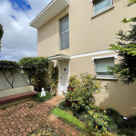Casa de condomínio à venda com 80m², 2 quartos e 2 vagas Casa de condomínio à venda com 80m², 2 quartos e 2 vagasFachada da Casa
