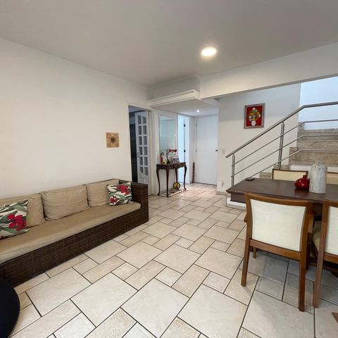 Casa de condomínio à venda com 80m², 2 quartos e 2 vagas Casa de condomínio à venda com 80m², 2 quartos e 2 vagasSala