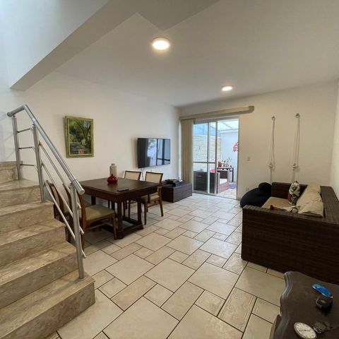 Casa de condomínio à venda com 80m², 2 quartos e 2 vagas Casa de condomínio à venda com 80m², 2 quartos e 2 vagasSala