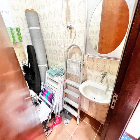 Casa à venda com 124m², 5 quartos e 2 vagasBanheiro de serviço