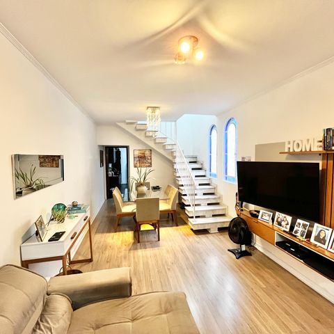 Casa à venda com 124m², 5 quartos e 2 vagasSala
